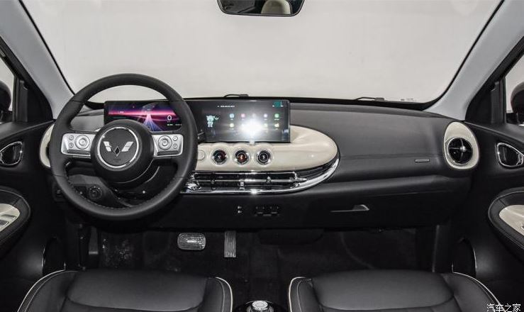 Wuling Mini EV interior