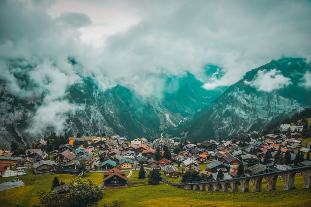 Swiss People Housing